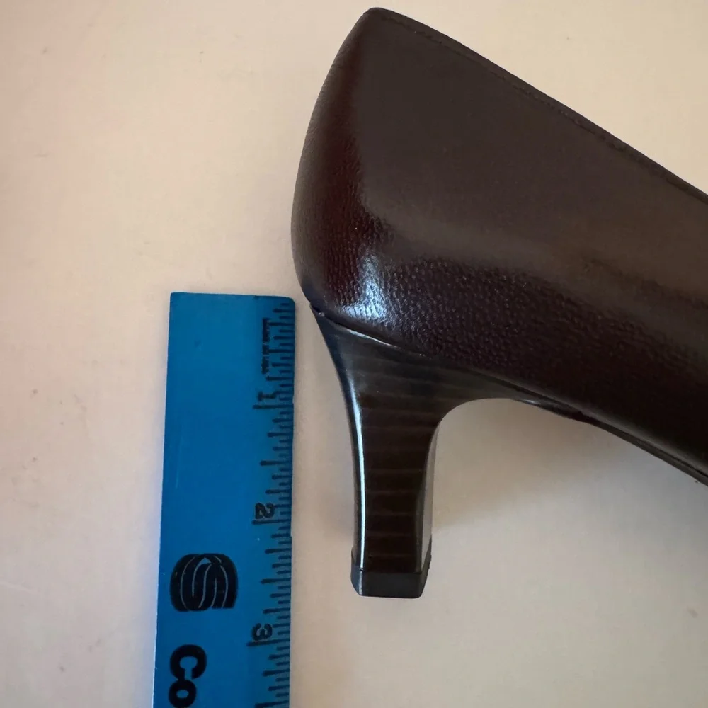 Rene by Ara Women's Elegant Black Leather Shoes. Heels. Size: 7.5